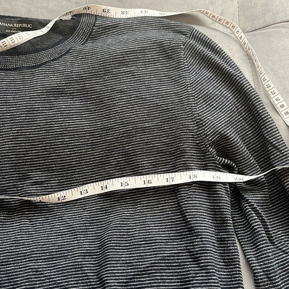 “Banana Republic- Mens Eco Sweater” - Picture 3 of 6